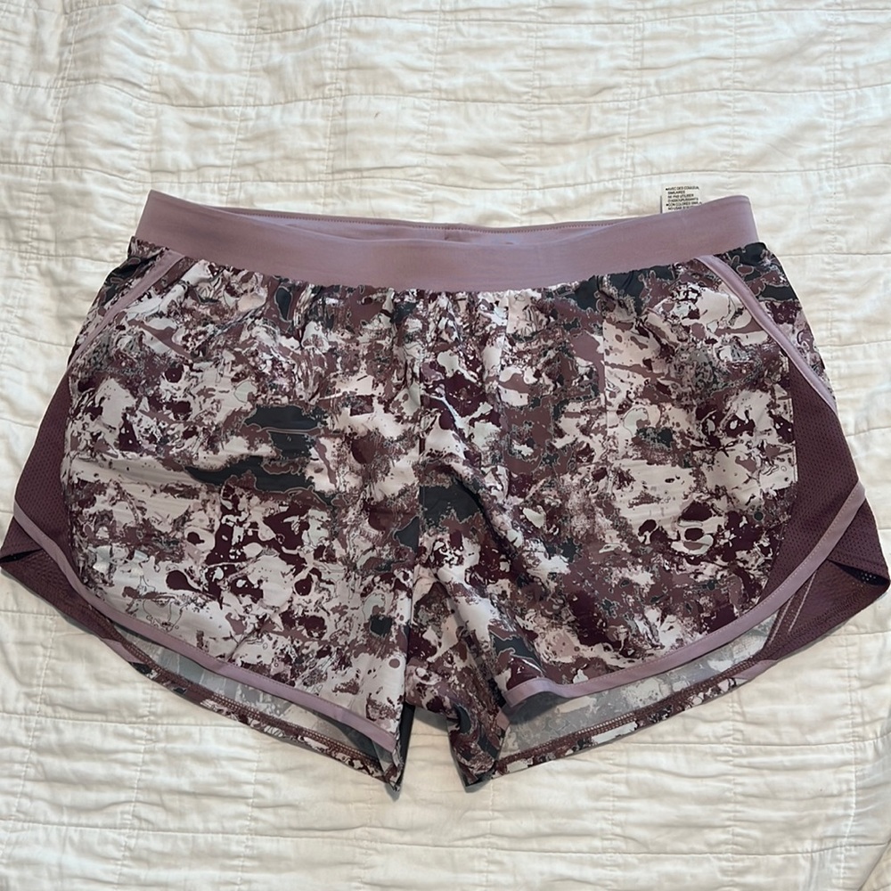 NWOT Under armour heatgear shorts